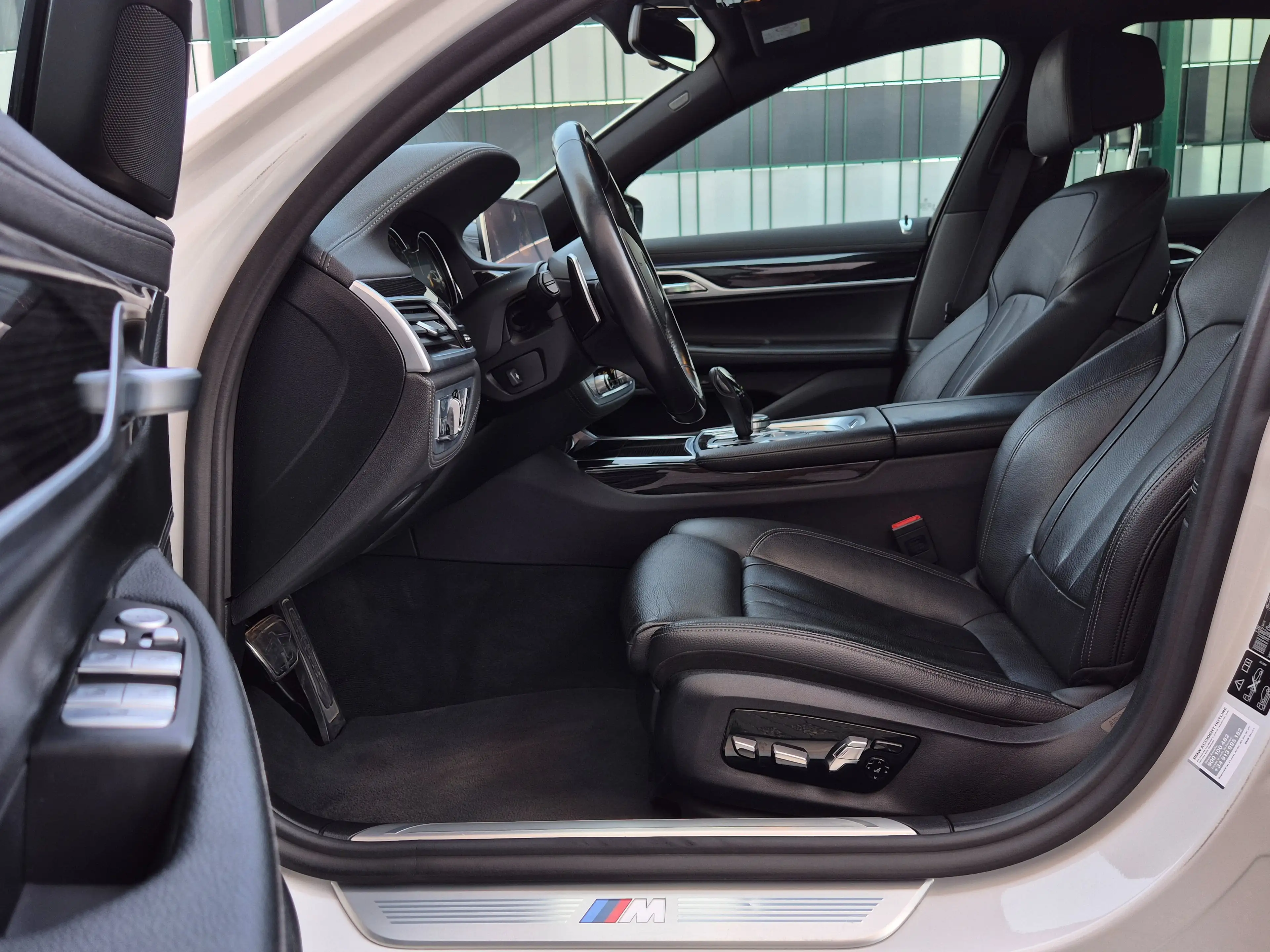 BMW 730 d xDrive M PAKET*HEAD UP*GLASSCHIEBEDACH*KREDIT — photo 17