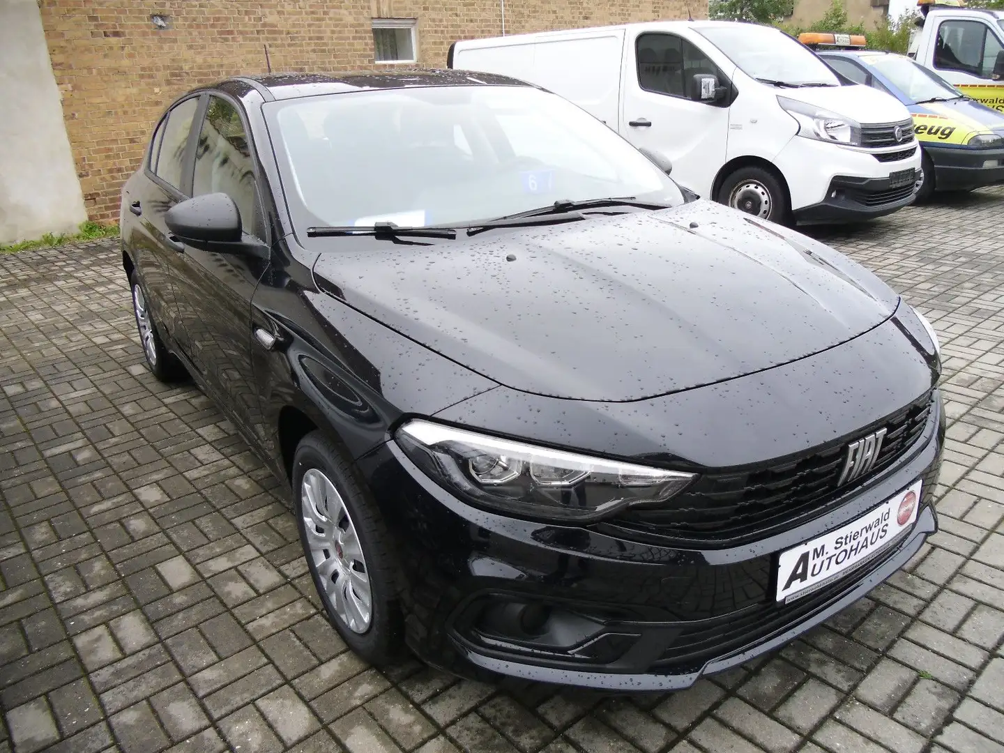 Fiat Tipo Life Schwarz - 1