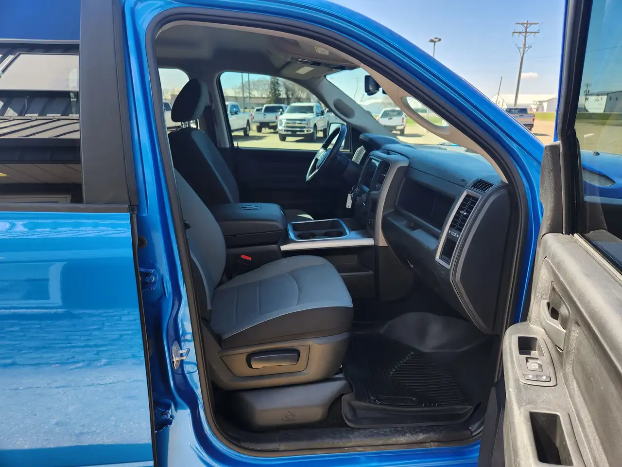 RAM 1500 снимка RAM 1500