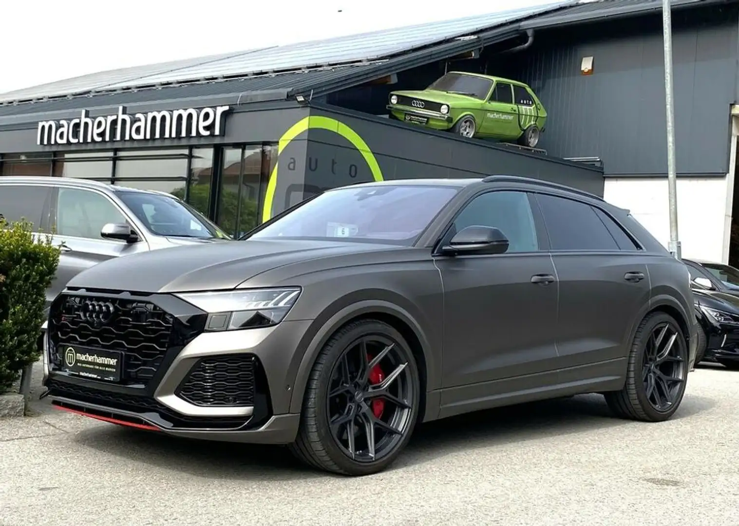 Audi RS Q8 DYNAMIK*KERAMIK*PANO*AHK*ABT*DOWNPIPE*23'' Grijs - 1