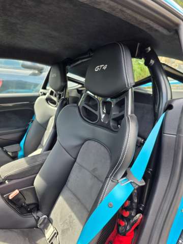 Porsche 718 718 Cayman GT4