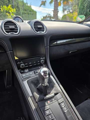 Imagine Porsche 718 718 Cayman GT4