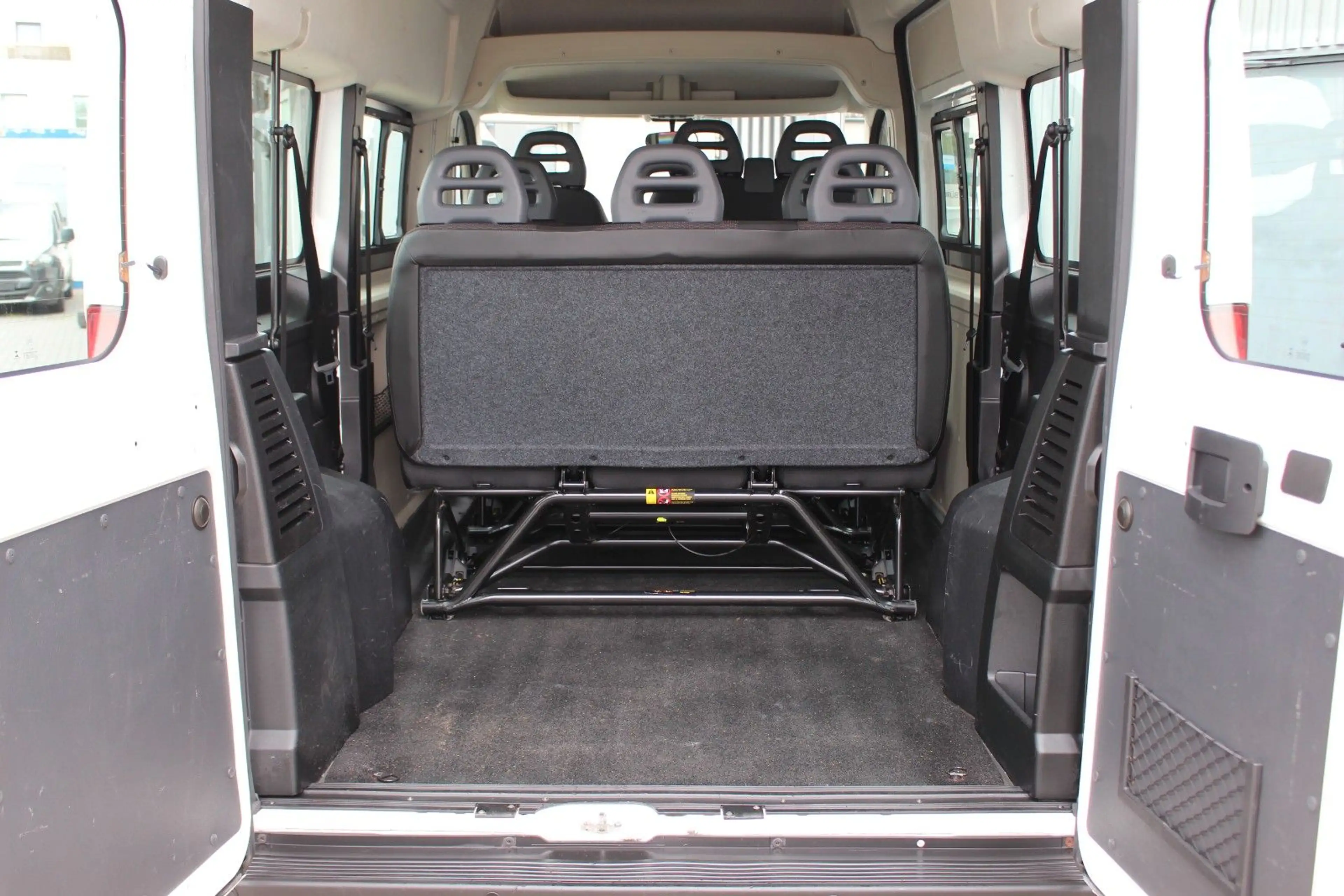 Peugeot Boxer Kombi 333 L2H2 Active Blue-HDi 140+Klimaa. — photo 9