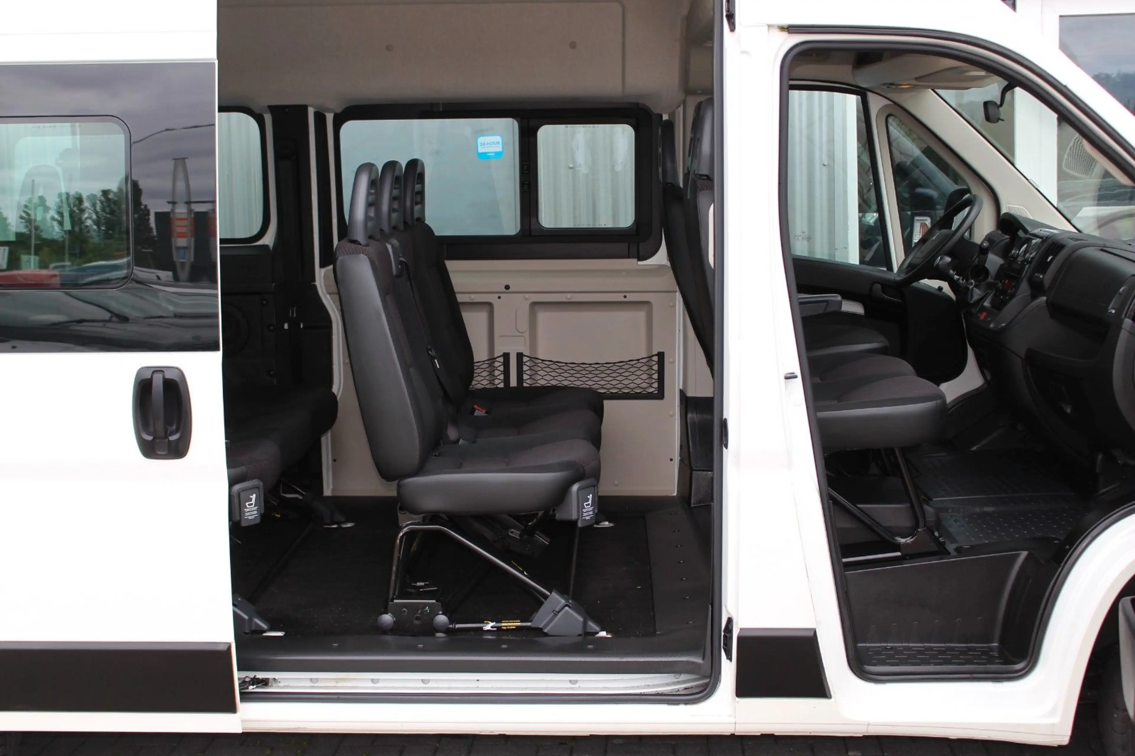 Peugeot Boxer Kombi 333 L2H2 Active Blue-HDi 140+Klimaa. — photo 15