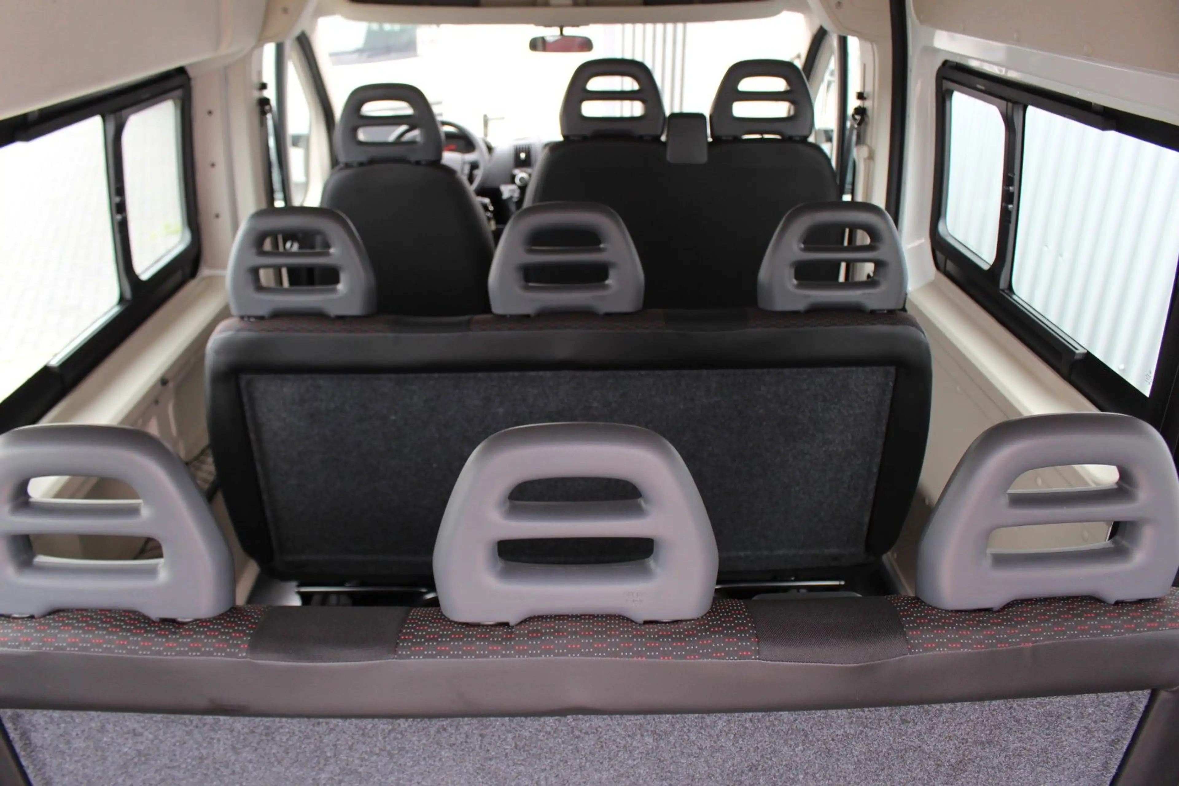 Peugeot Boxer Kombi 333 L2H2 Active Blue-HDi 140+Klimaa. — photo 13