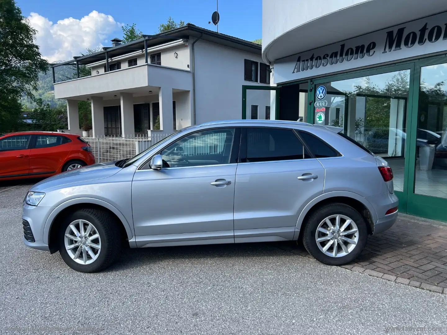 Audi Q3 2.0 TDI 120CV S tronic Sport Gris - 2