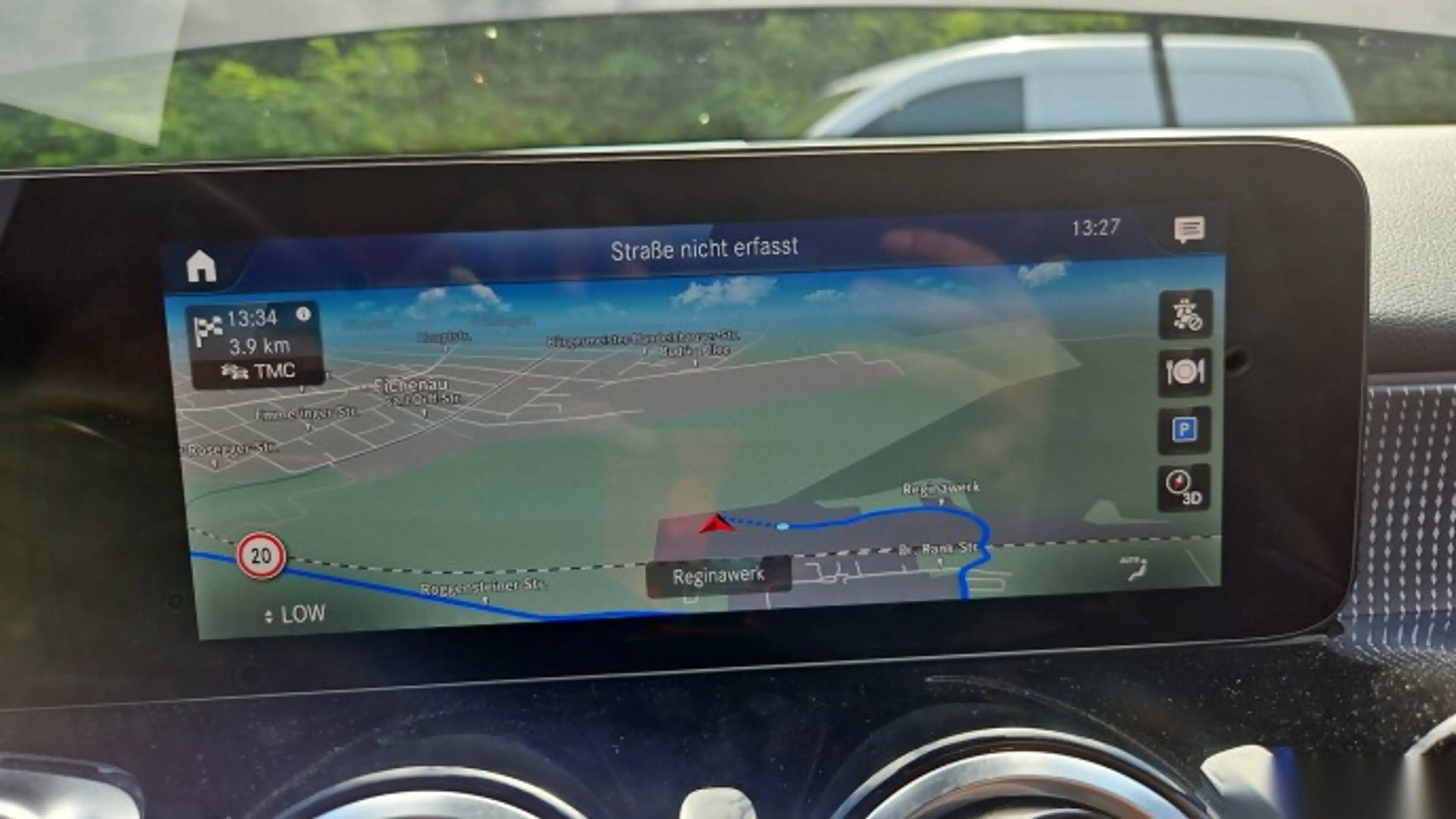 Mercedes-Benz GLB 200 NAVI KLIMAAUT LED RADIO TEMPO MFL SHZ VC STHZG AHK KAMERA RFK — photo 9