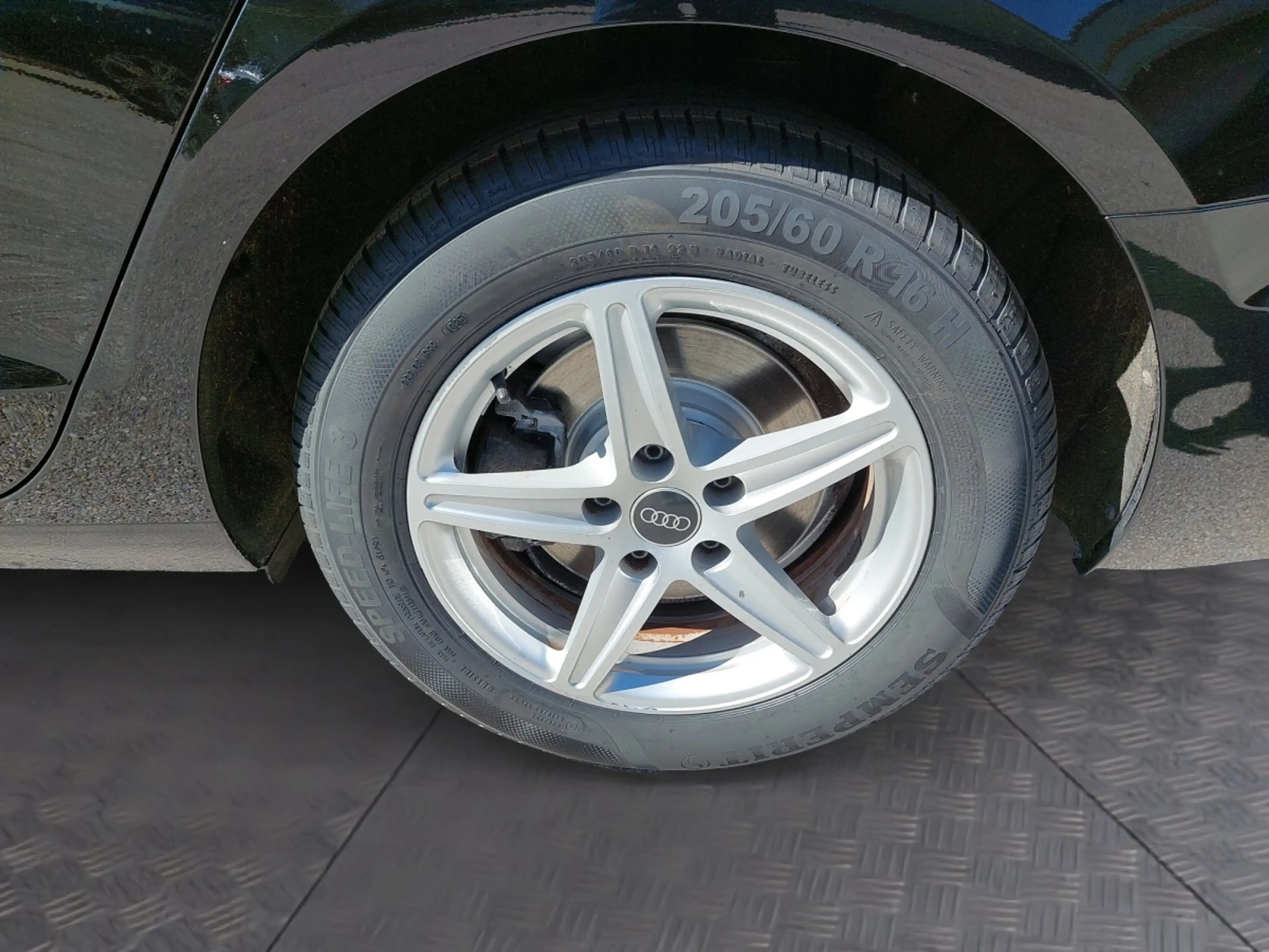 Audi A4 Avant 35 TDI S-tronic — photo 12