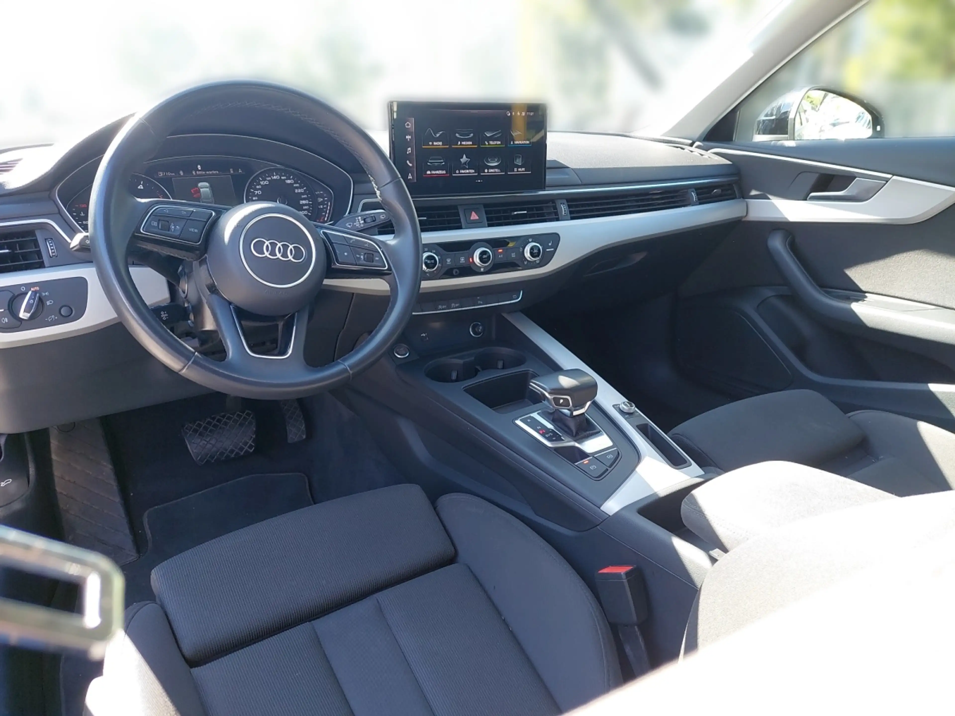 Audi A4 Avant 35 TDI S-tronic — photo 4