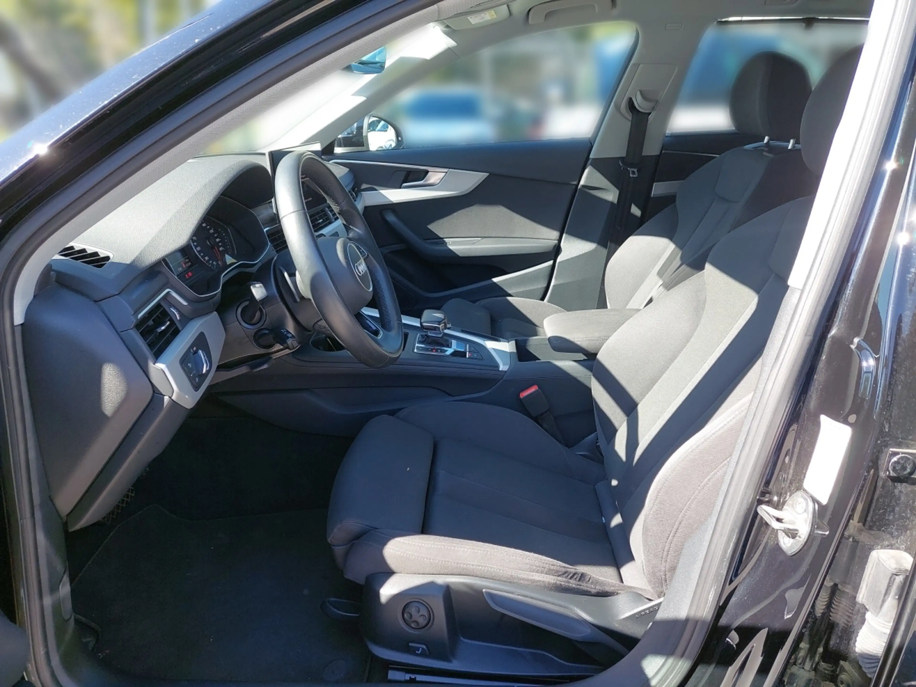 Audi A4 Avant 35 TDI S-tronic — photo 5