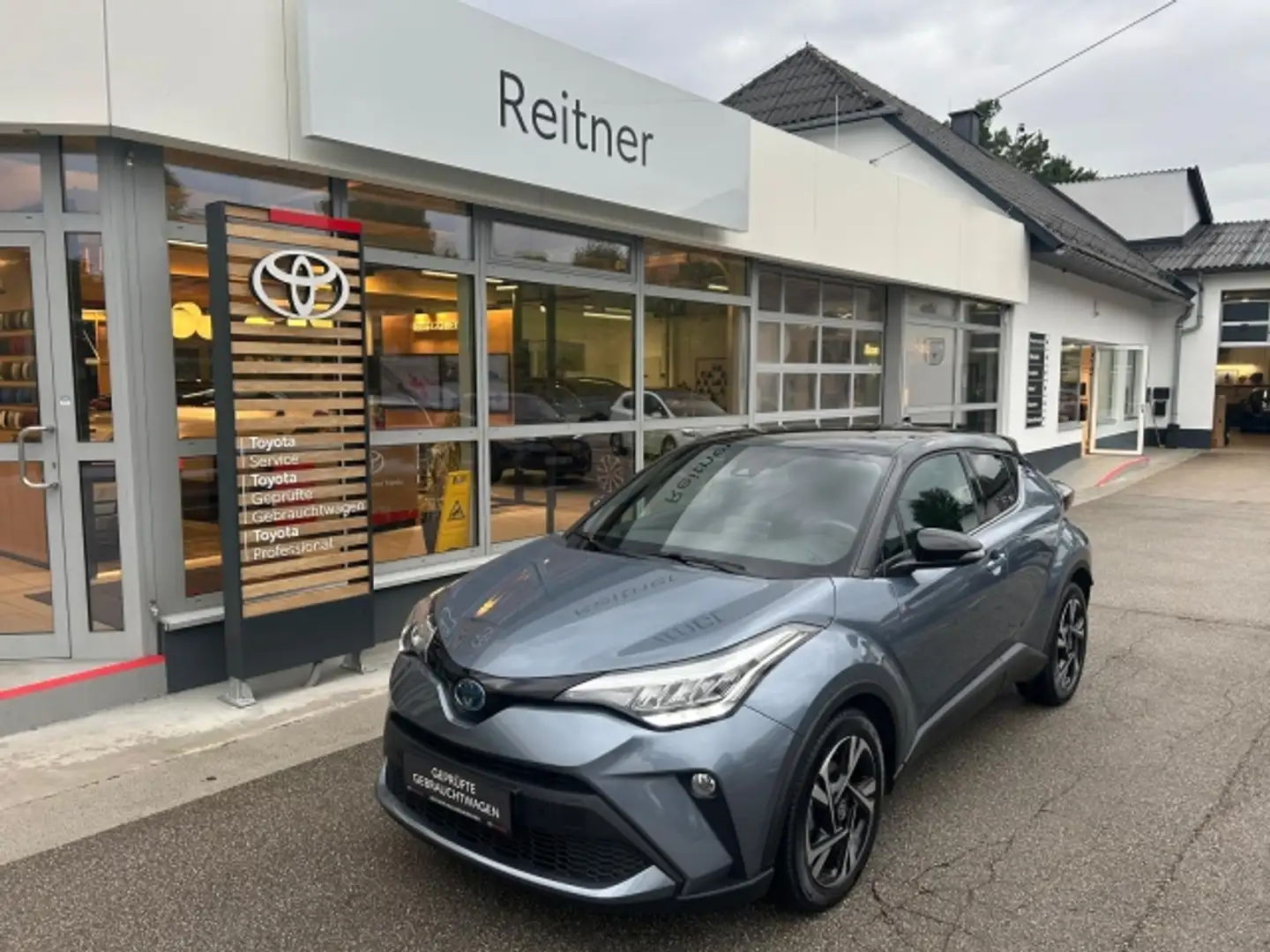Toyota C-HR C-HR - 1,8 l  Hybrid Blau - 1