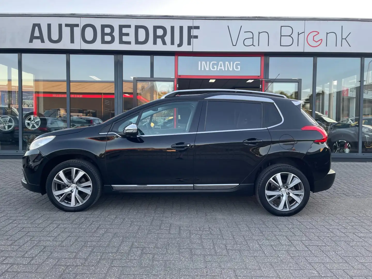 Peugeot 2008 1.6 VTi Féline | Pano | PDC | Cruise | Trekhaak Zwart - 2