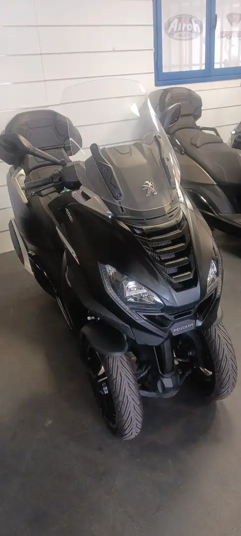 Peugeot Metropolis - 2