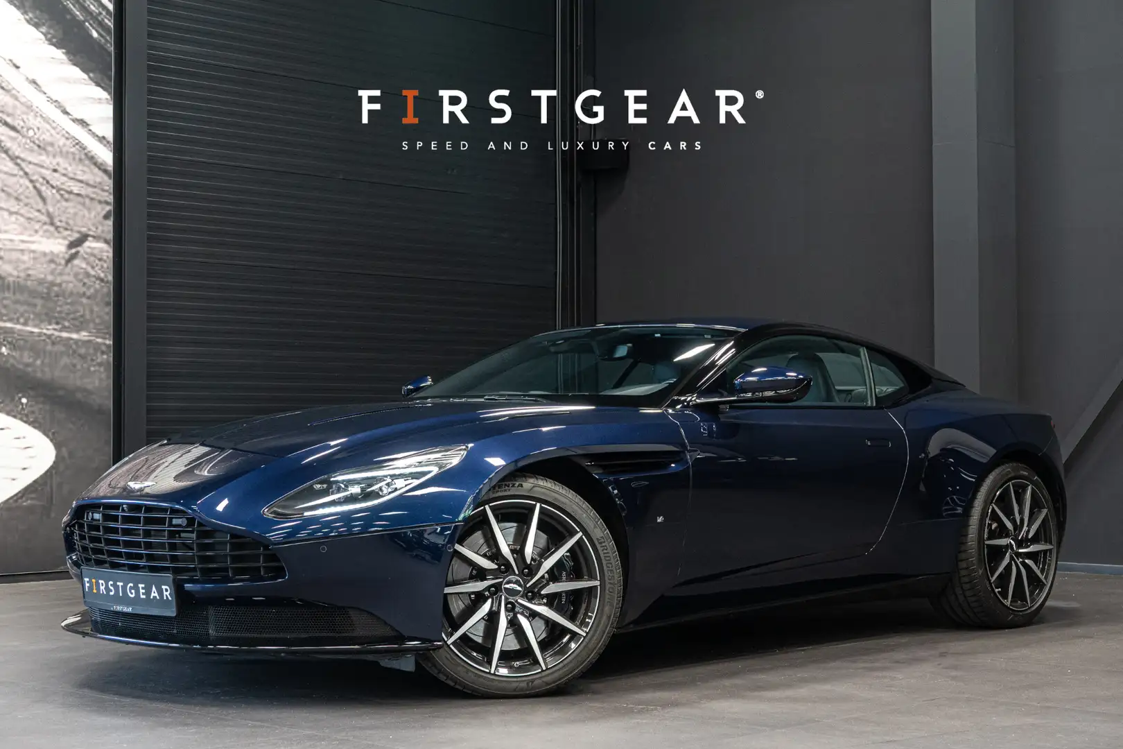 Aston Martin DB11 5.2 V12 *Bang & Olufsen / Surround View / Vol. Led Синій - 1