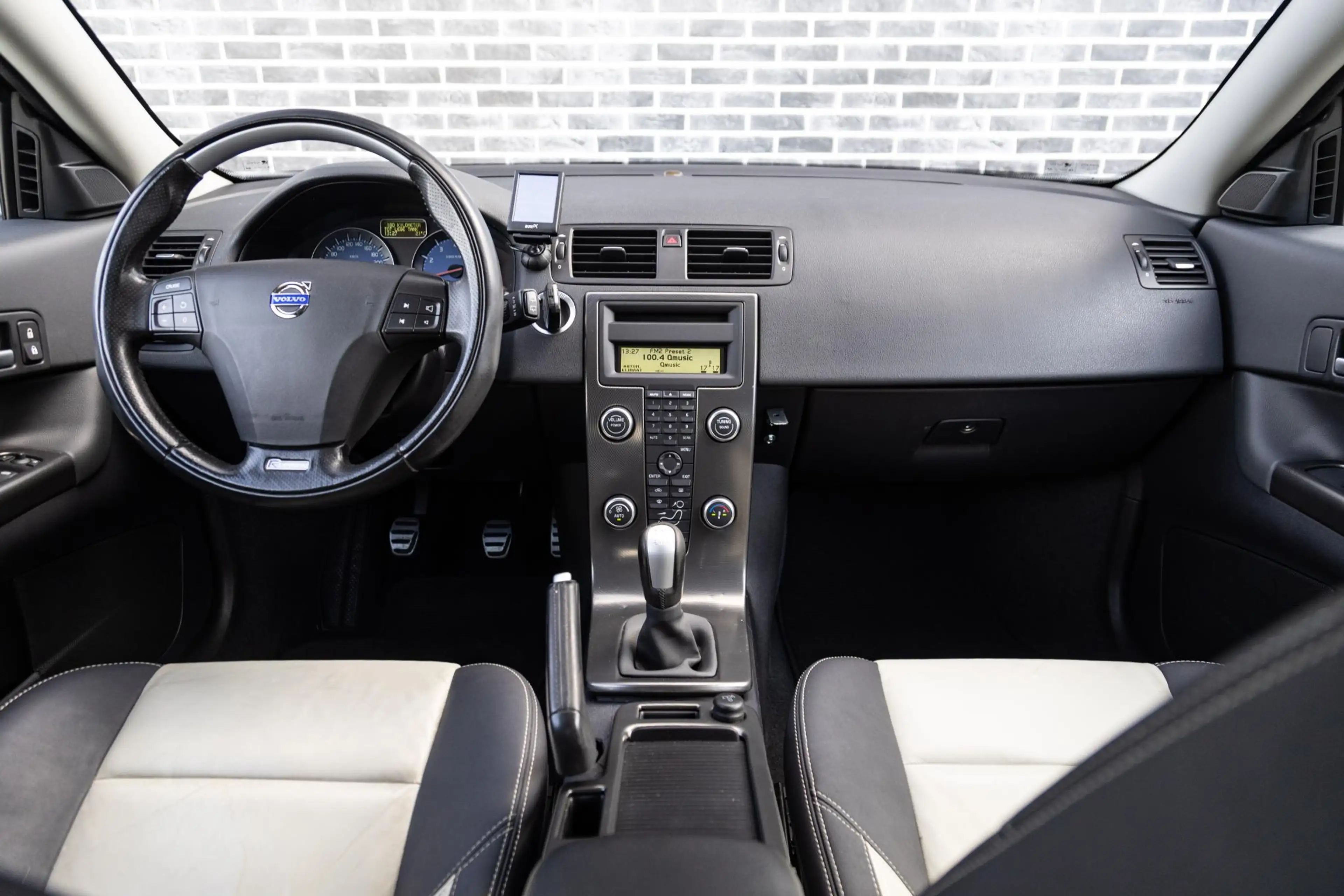 Volvo C30 2.0 R-Edition | Stoelverwarming | Trekhaak | Leder — photo 2