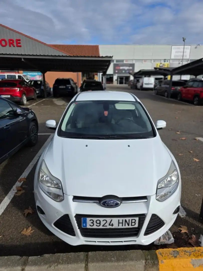 Ford Focus 1.0 Ecoboost Auto-S&S Trend Weiß - 1