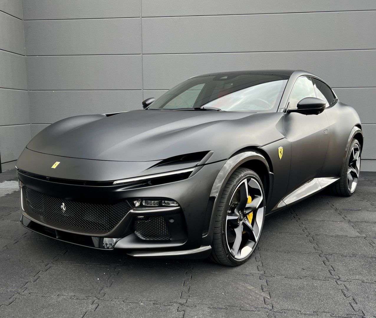 Second hand Ferrari Purosangue 