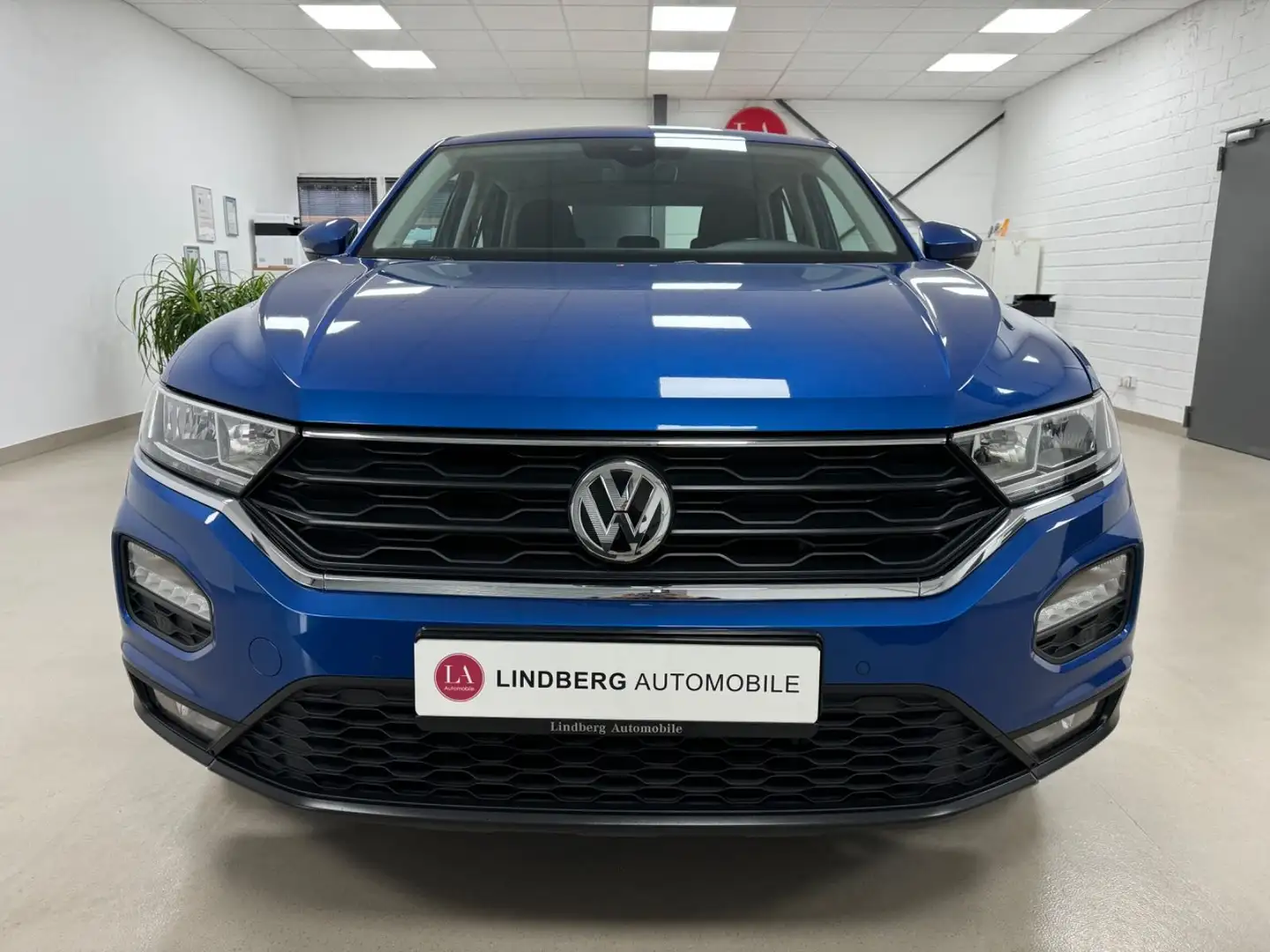 Volkswagen T-Roc *PDC*AC*ASST*STZHZ*NAVI*MIRROR*LMF* Blau - 2