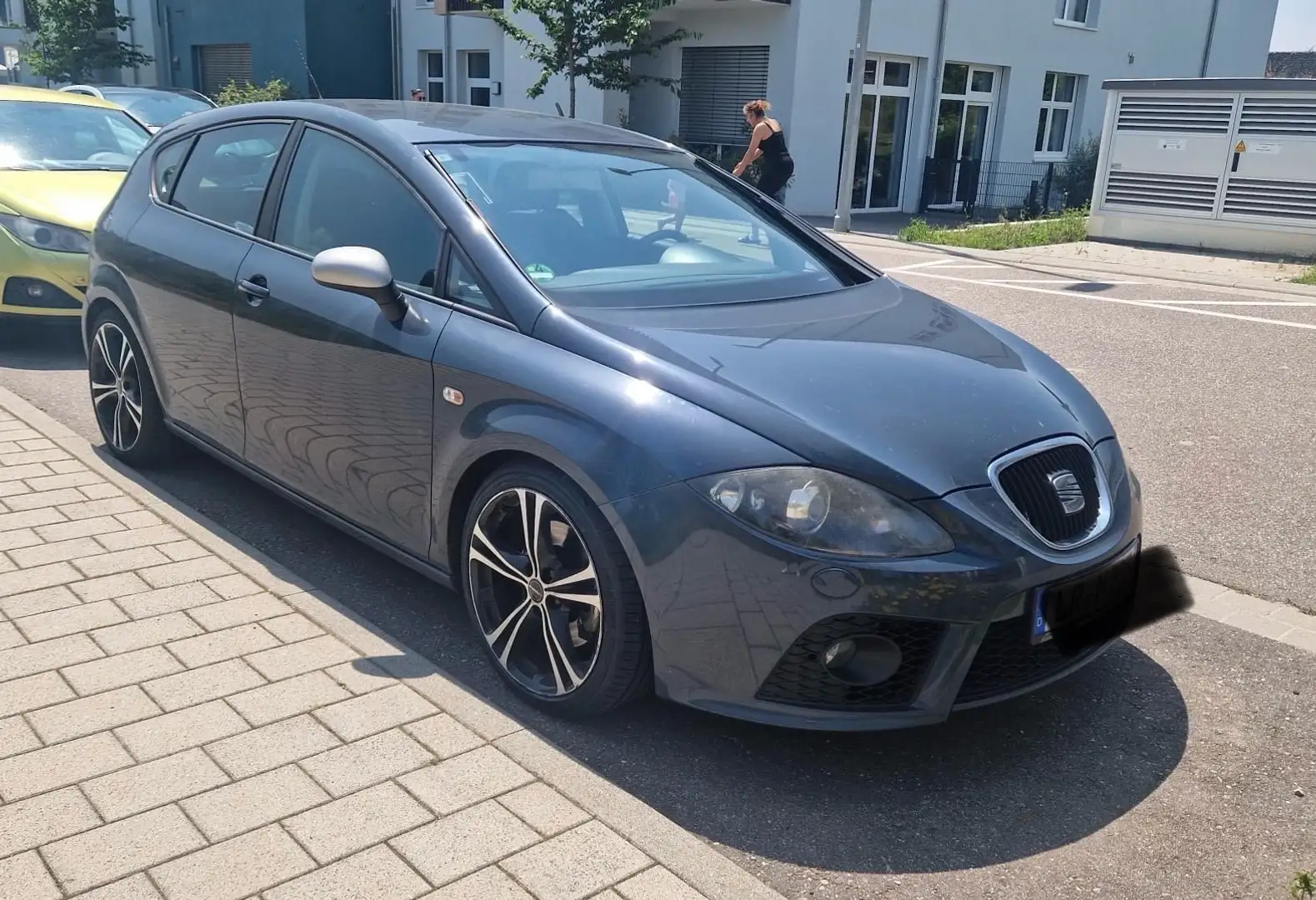 SEAT Leon FR Limited Grau - 2