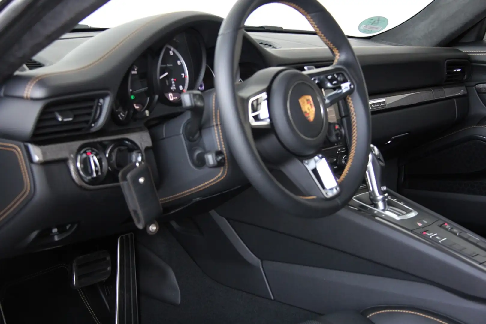 Porsche 991 Turbo S 607PS Exclusive Serrie 1 von 500 Schwarz - 2