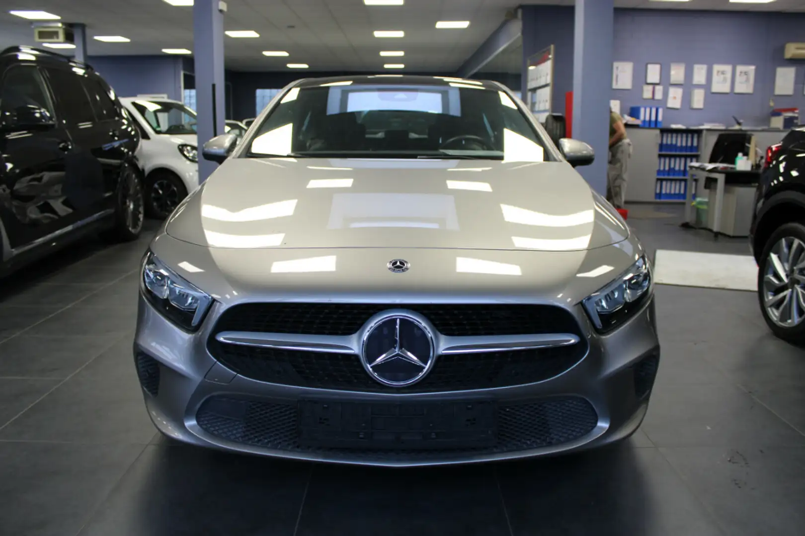 Mercedes-Benz A 200 7G-DCT Edition 19 - Panorama - Argent - 2