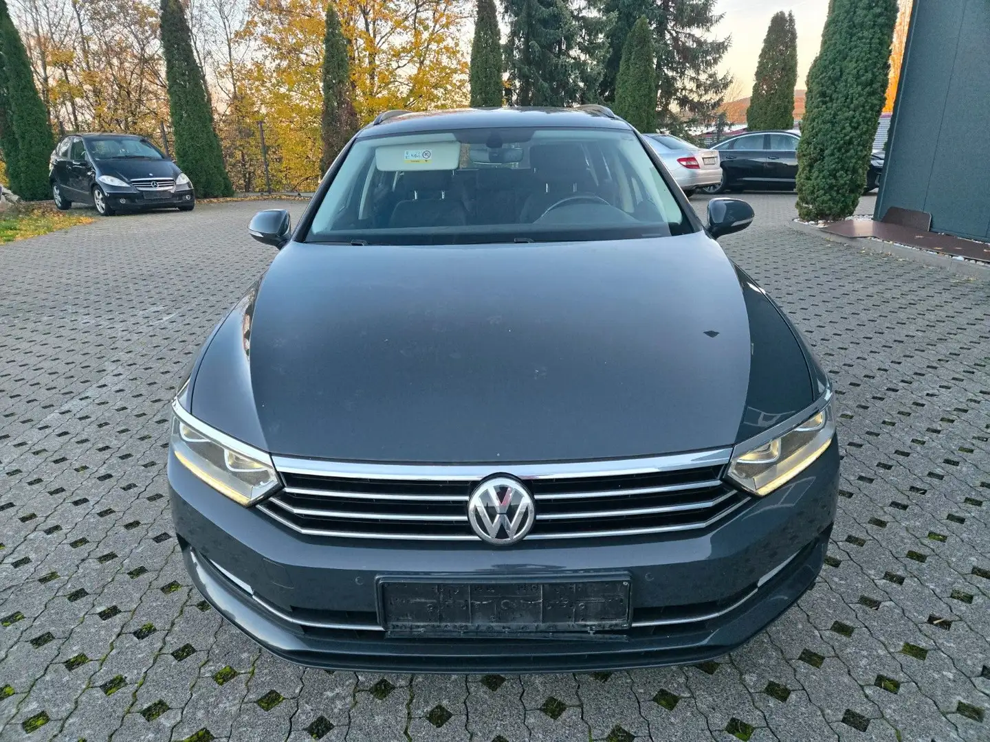 Volkswagen Passat Variant Distronic*Comfortline*Massage*Navi*LED* Grau - 2