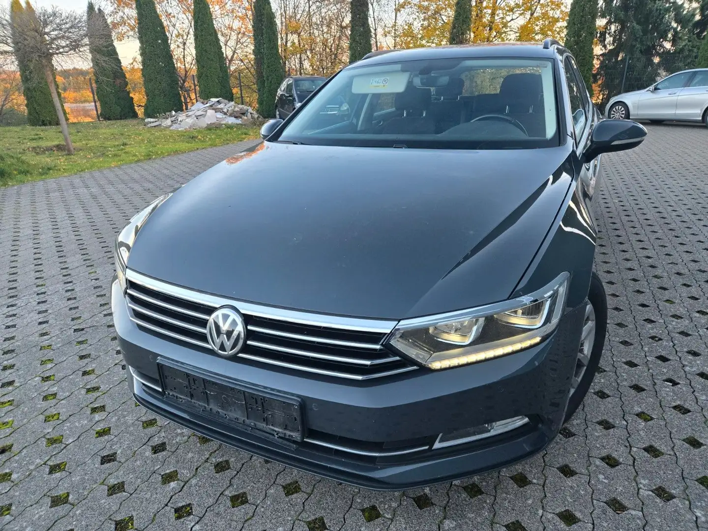 Volkswagen Passat Variant Distronic*Comfortline*Massage*Navi*LED* Grau - 1