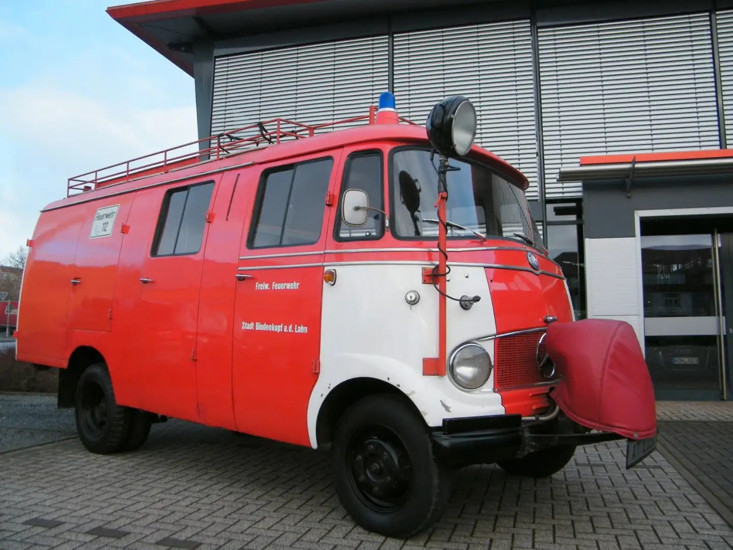 Mercedes-Benz Feuerwehr Leiterfahrzeug LF8-TSA 319 Червоний - 1