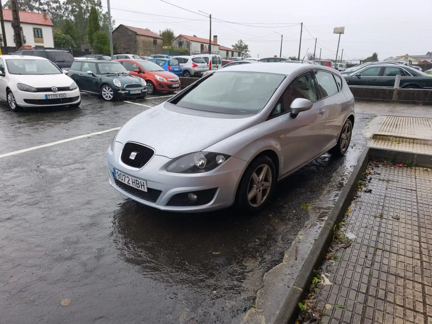 SEAT Leon 1.6TDI CR Reference Copa Plateado - 2