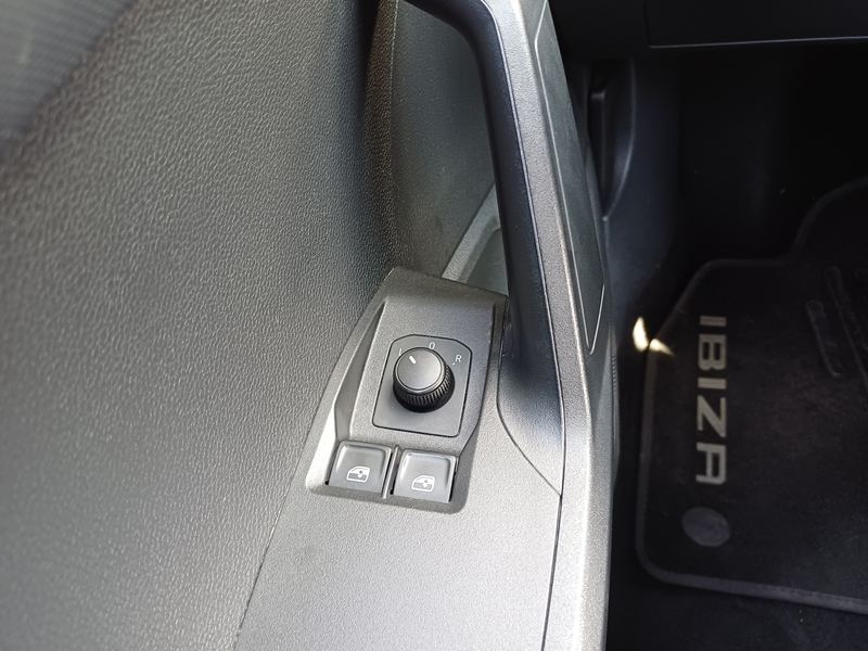 SEAT Ibiza 1.0 MPI Reference — photo 14