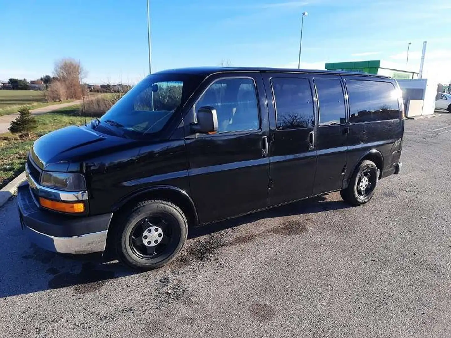 Chevrolet Express Чорний - 2