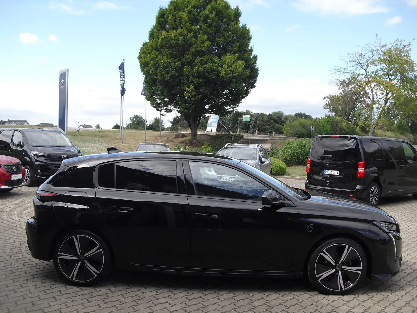 Peugeot 308 GT*SHZ*LKRHZ*FSH*AGR+Memory*360° Schwarz - 2