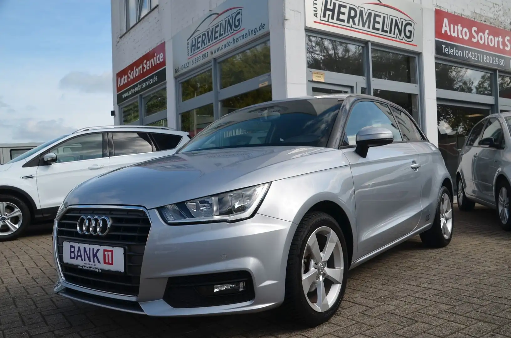 Audi A1 1.0 TFSI ultra sport Nav|Allwetter|Scheckheft Silber - 2