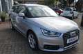 Audi A1 1.0 TFSI ultra sport Nav|Allwetter|Scheckheft Silber - thumbnail 4