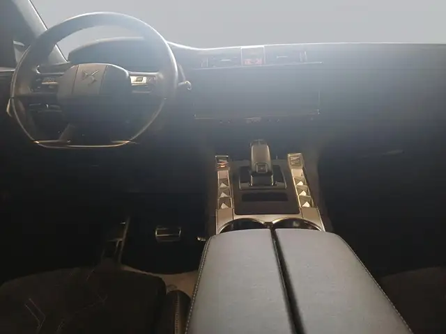 DS Automobiles DS 7 Crossback view 12