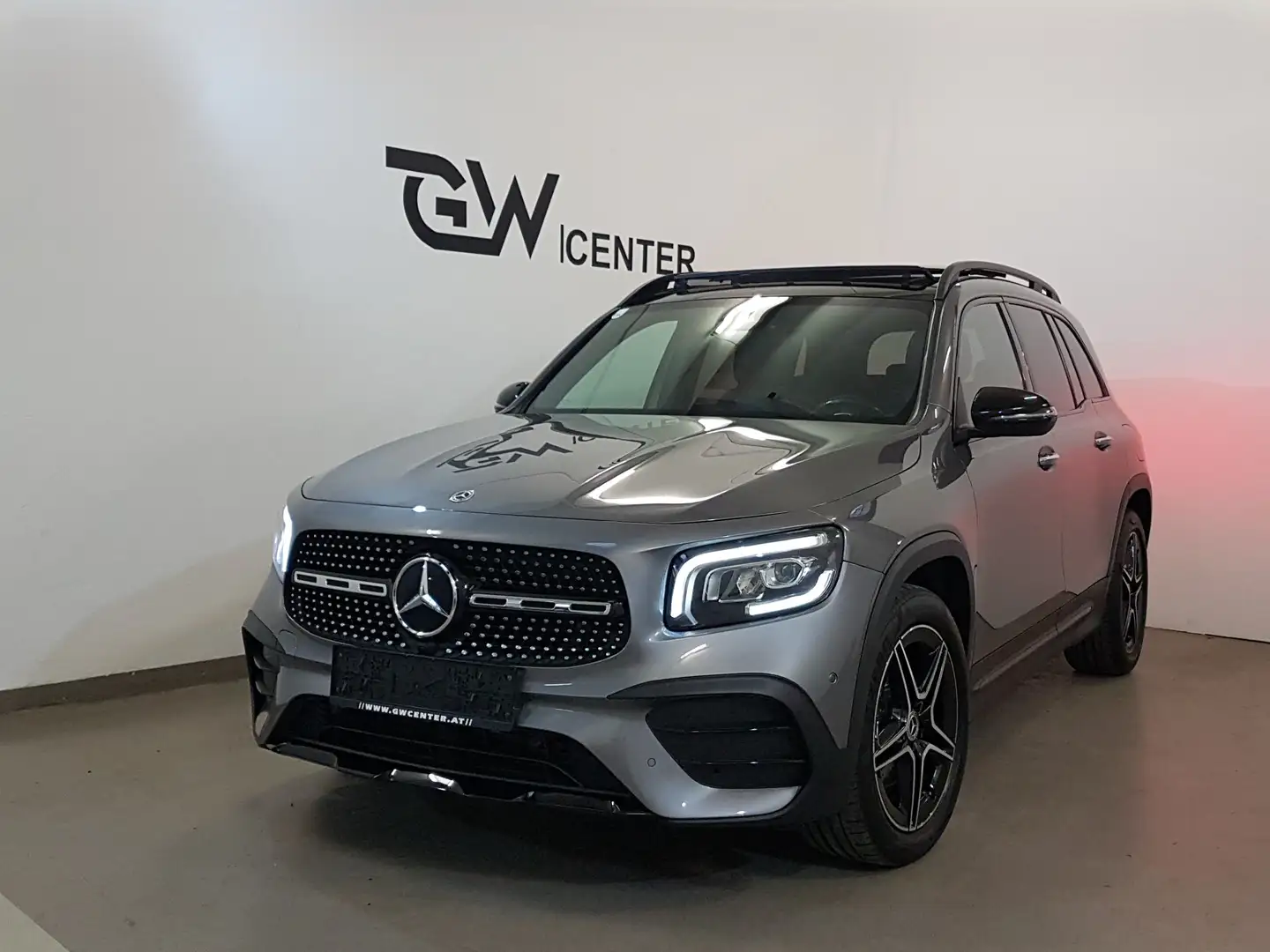 Mercedes-Benz GLB 200 d AMG Line Panorama Distronic Grau - 2