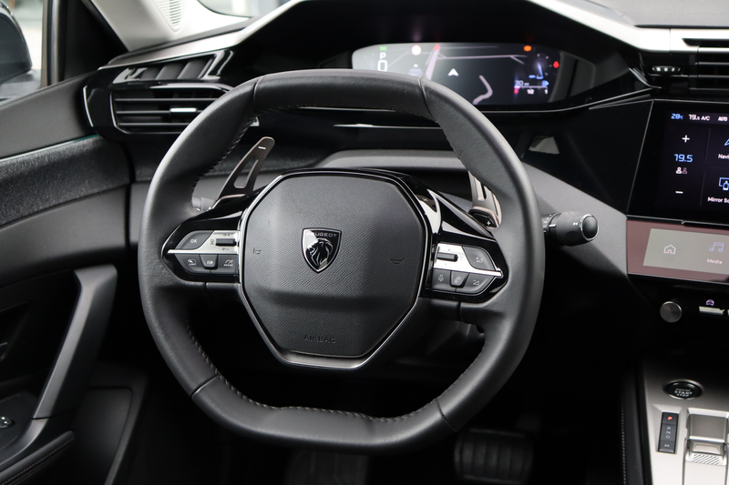 Peugeot 408 1.2 PureTech Allure Pack 130 EAT8 — photo 2