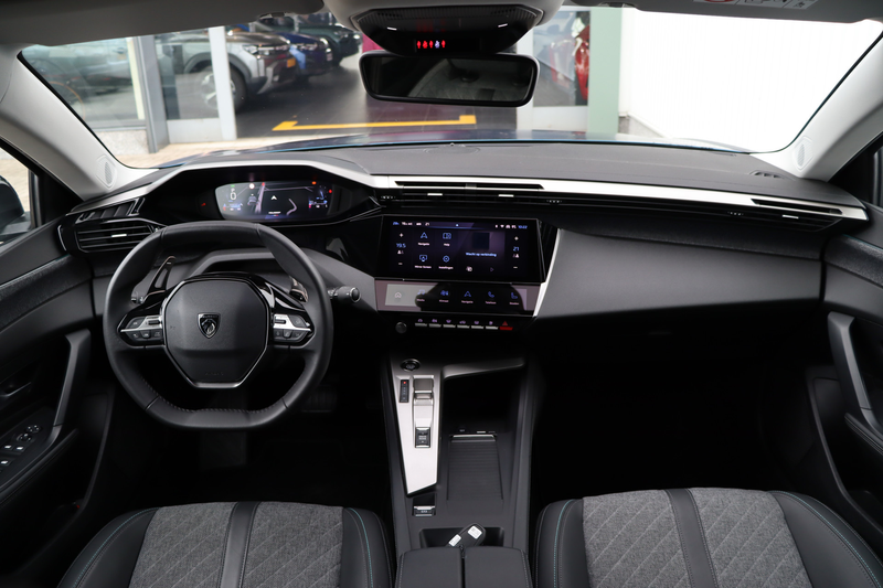Peugeot 408 1.2 PureTech Allure Pack 130 EAT8 — photo 6