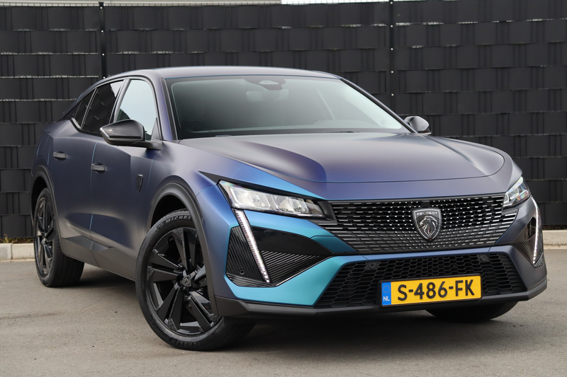 Peugeot 408 1.2 PureTech Allure Pack 130 EAT8 — photo 3