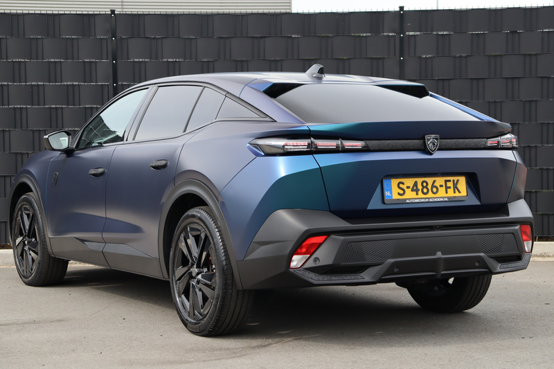 Peugeot 408 1.2 PureTech Allure Pack 130 EAT8 — photo 5