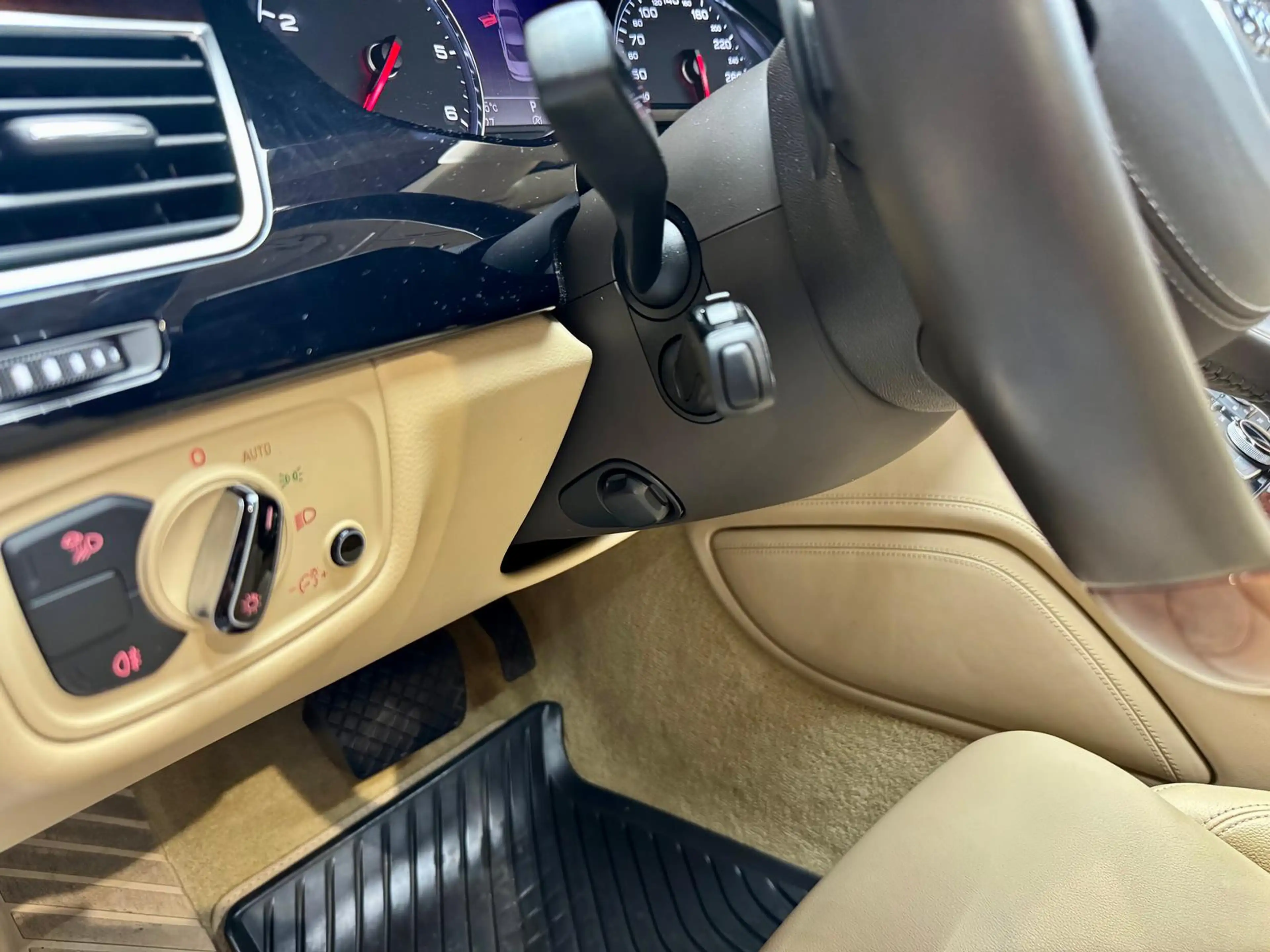 Audi A8 3.0 TDI quattro 3.0 V6 TDI Metallic+2.HAND+ — photo 25