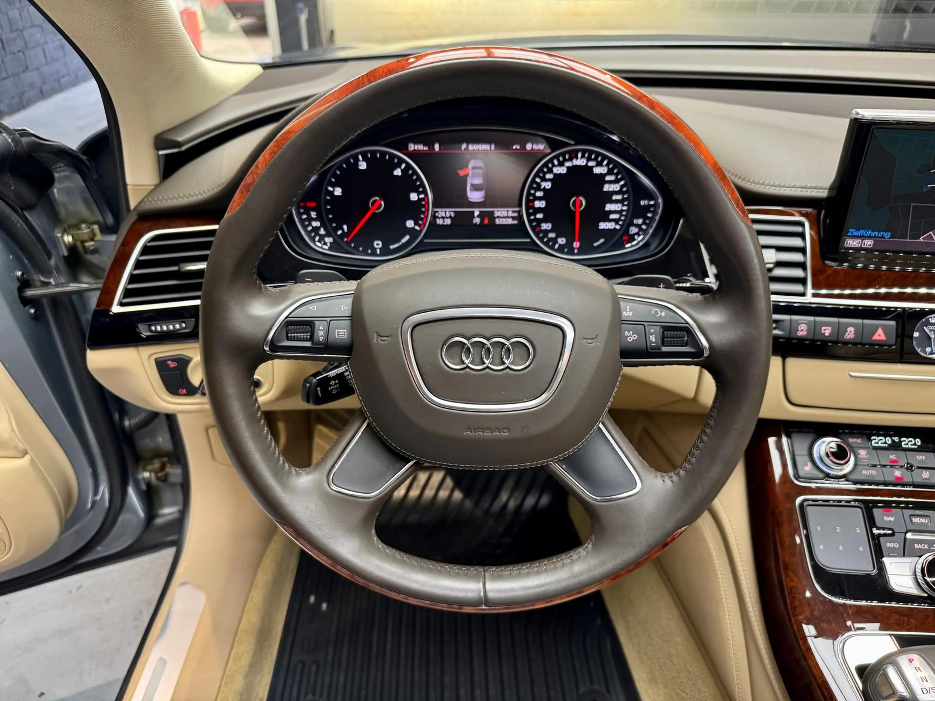 Audi A8 3.0 TDI quattro 3.0 V6 TDI Metallic+2.HAND+ — photo 28