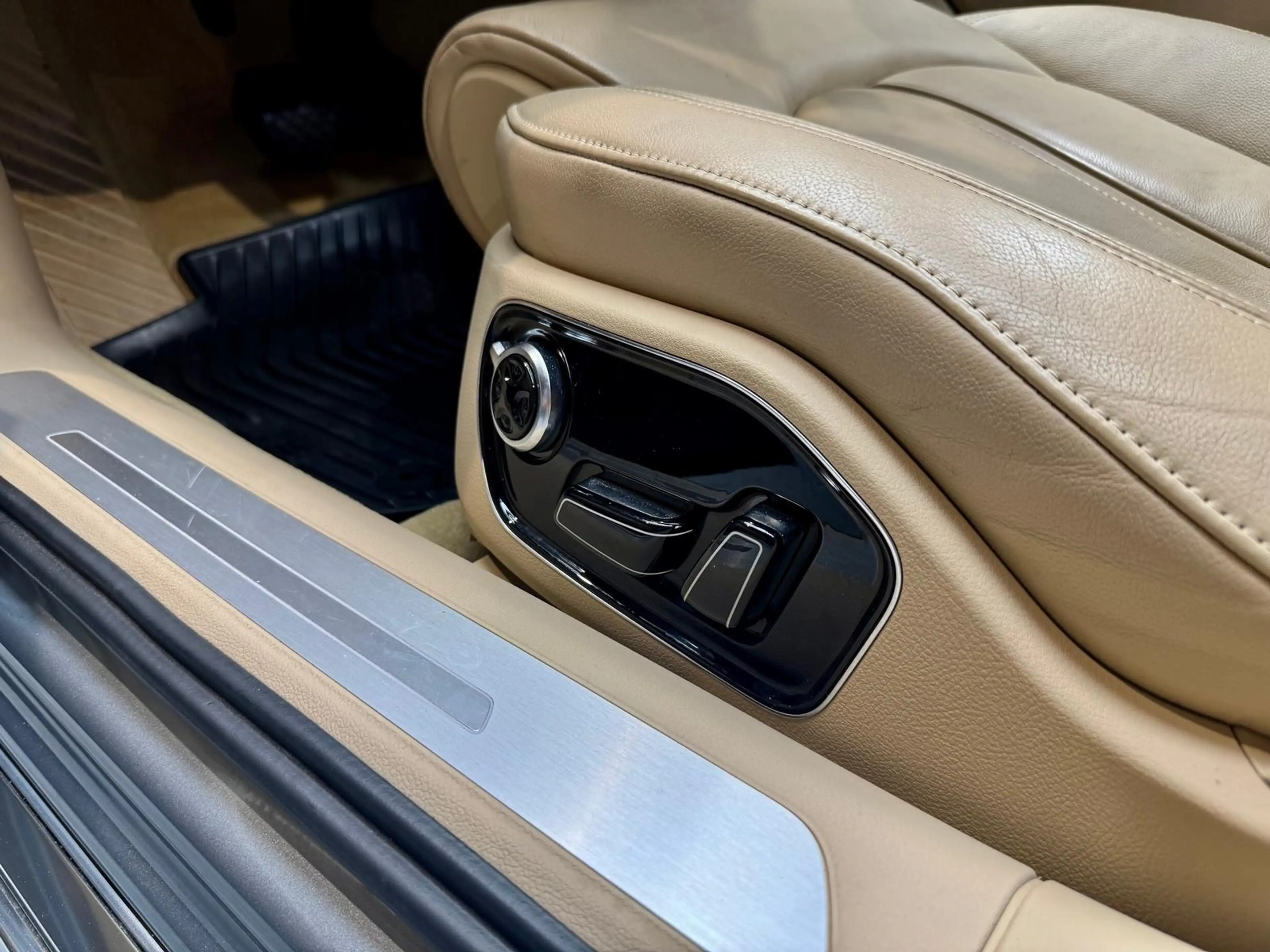 Audi A8 3.0 TDI quattro 3.0 V6 TDI Metallic+2.HAND+ — photo 10