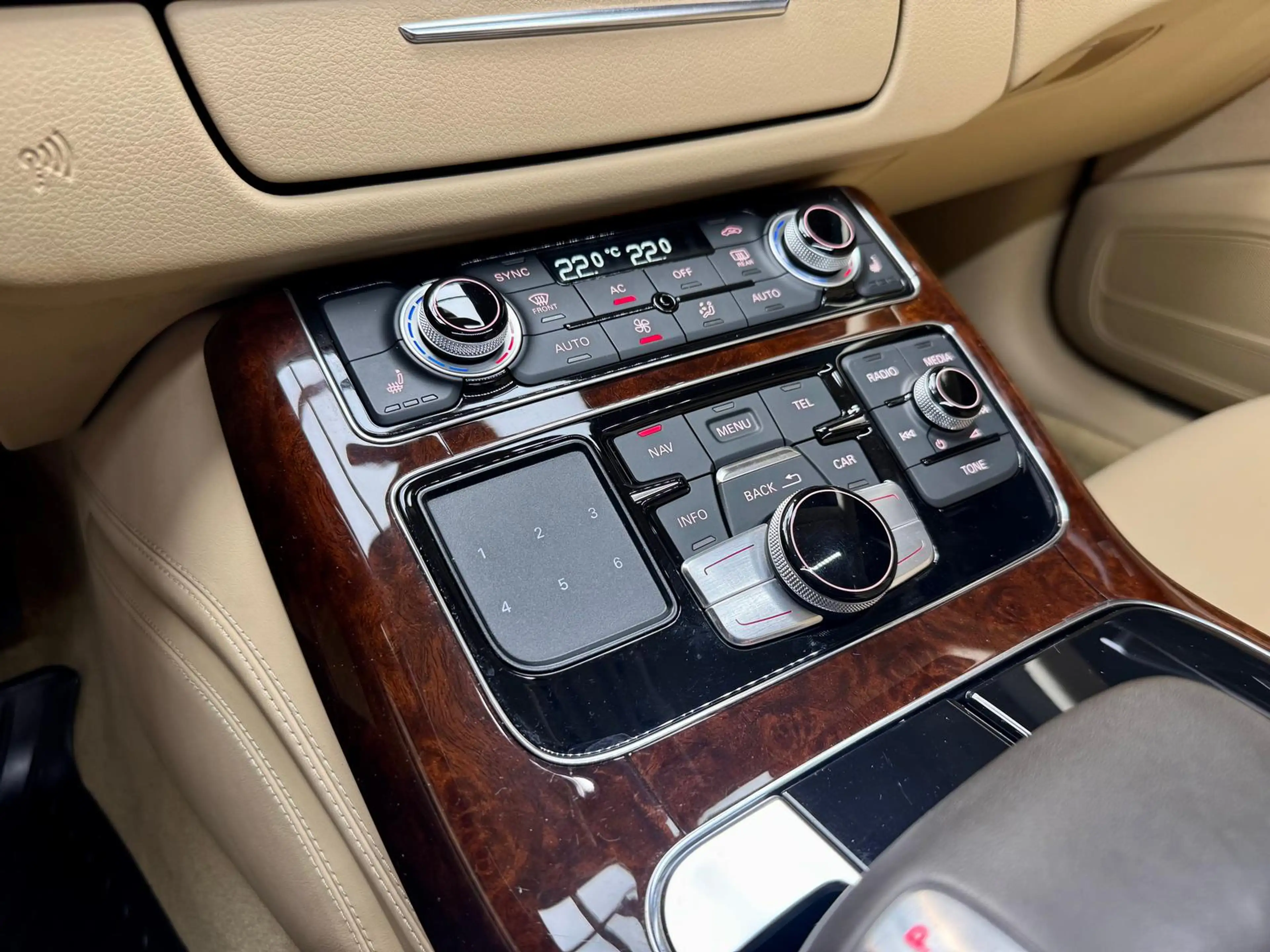 Audi A8 3.0 TDI quattro 3.0 V6 TDI Metallic+2.HAND+ — photo 4