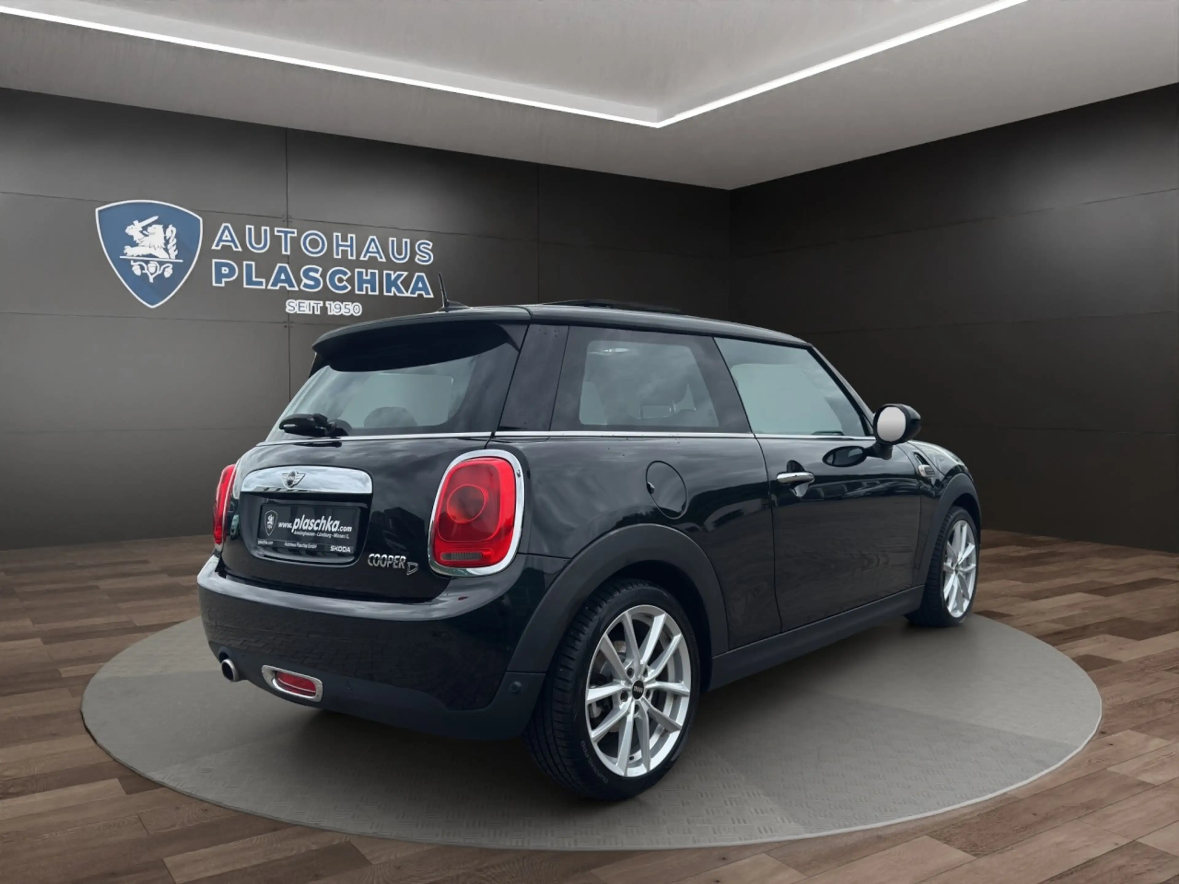 MINI Cooper D *PANO*SOUND*NAVI*SHZ*PDC Klima Navi Einparkhilfe — photo 5