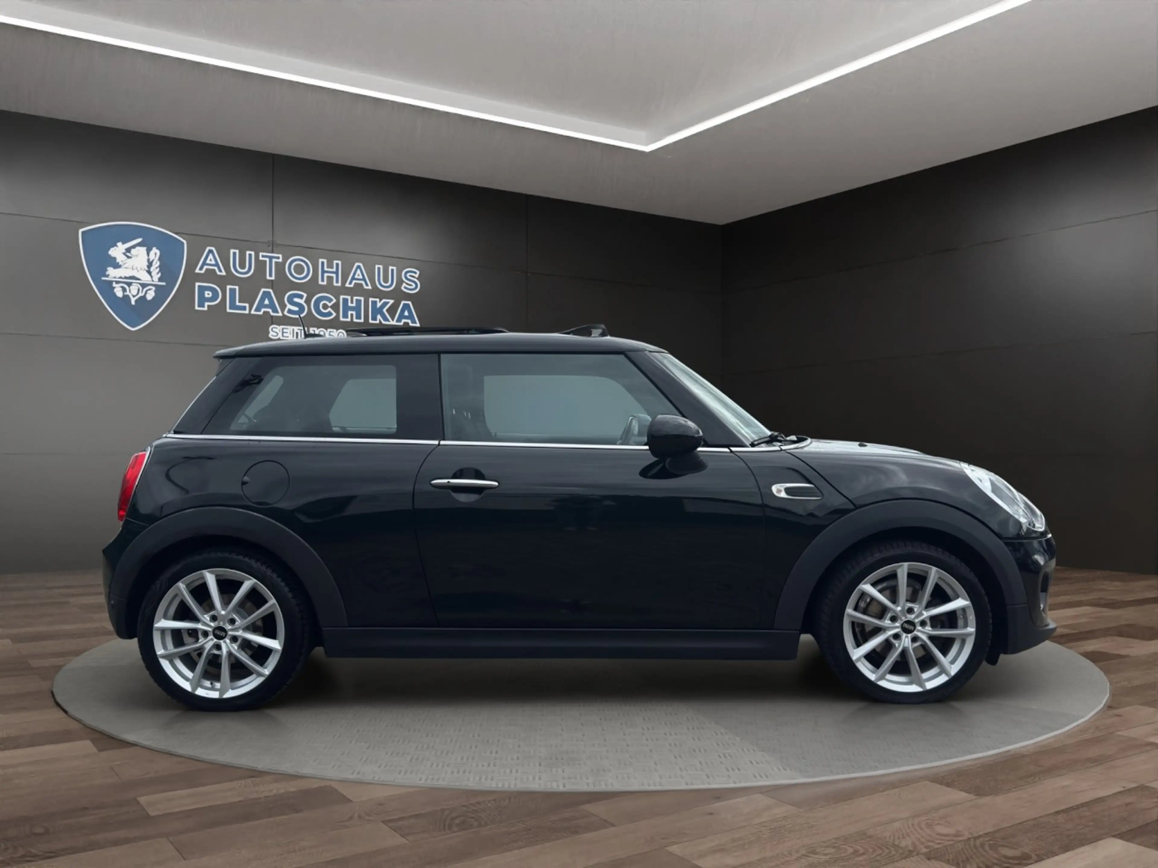 MINI Cooper D *PANO*SOUND*NAVI*SHZ*PDC Klima Navi Einparkhilfe — photo 4