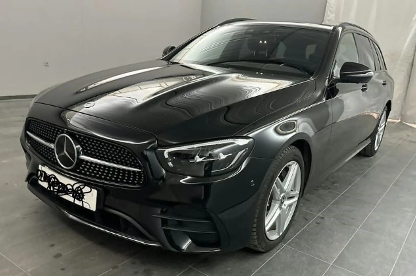 Mercedes-Benz E 300 T e AMG Line Pano AHK Zwart - 1
