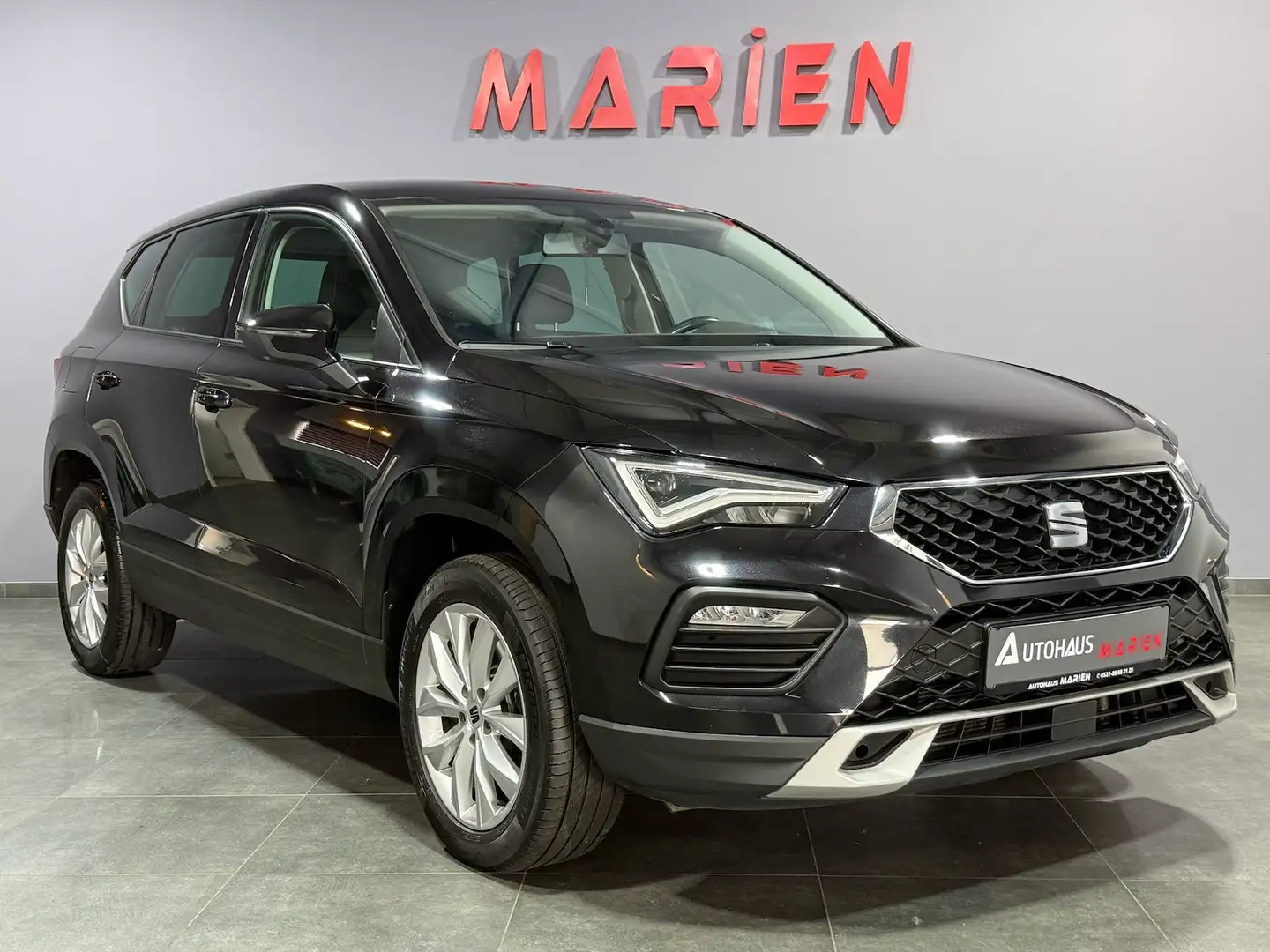 SEAT Ateca 2.0 TDI*LED*NAVI*AHK*TEMPOMAT Negro - 2