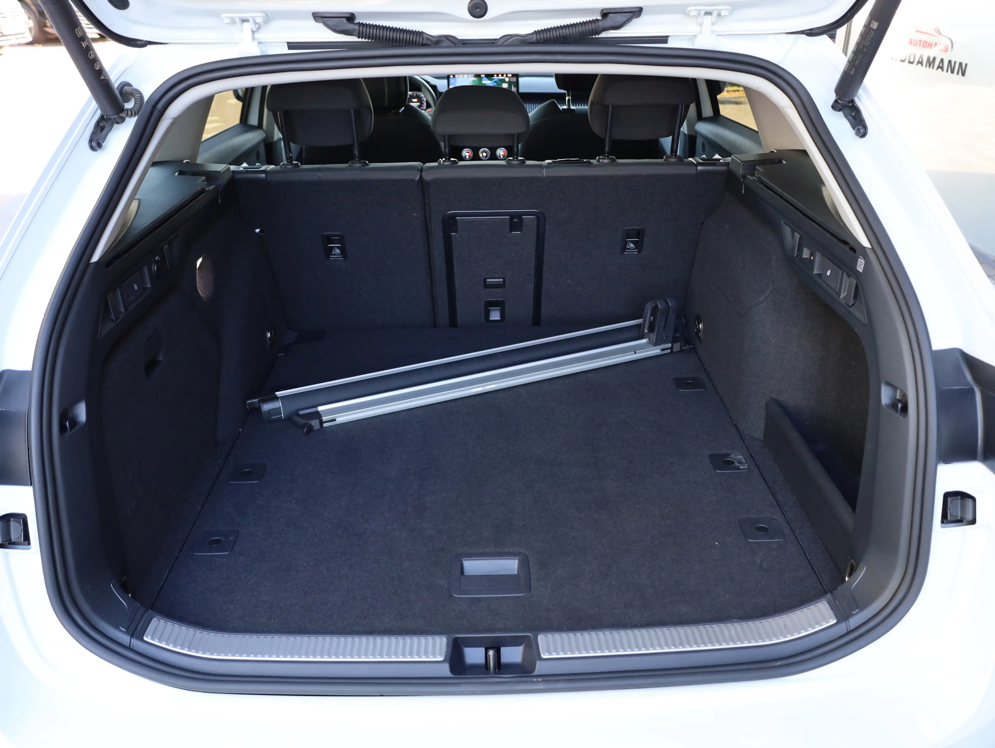 Skoda Superb 2.0 TDI Selection*Cam*TRAVEL*MATRIX*AHK — photo 12