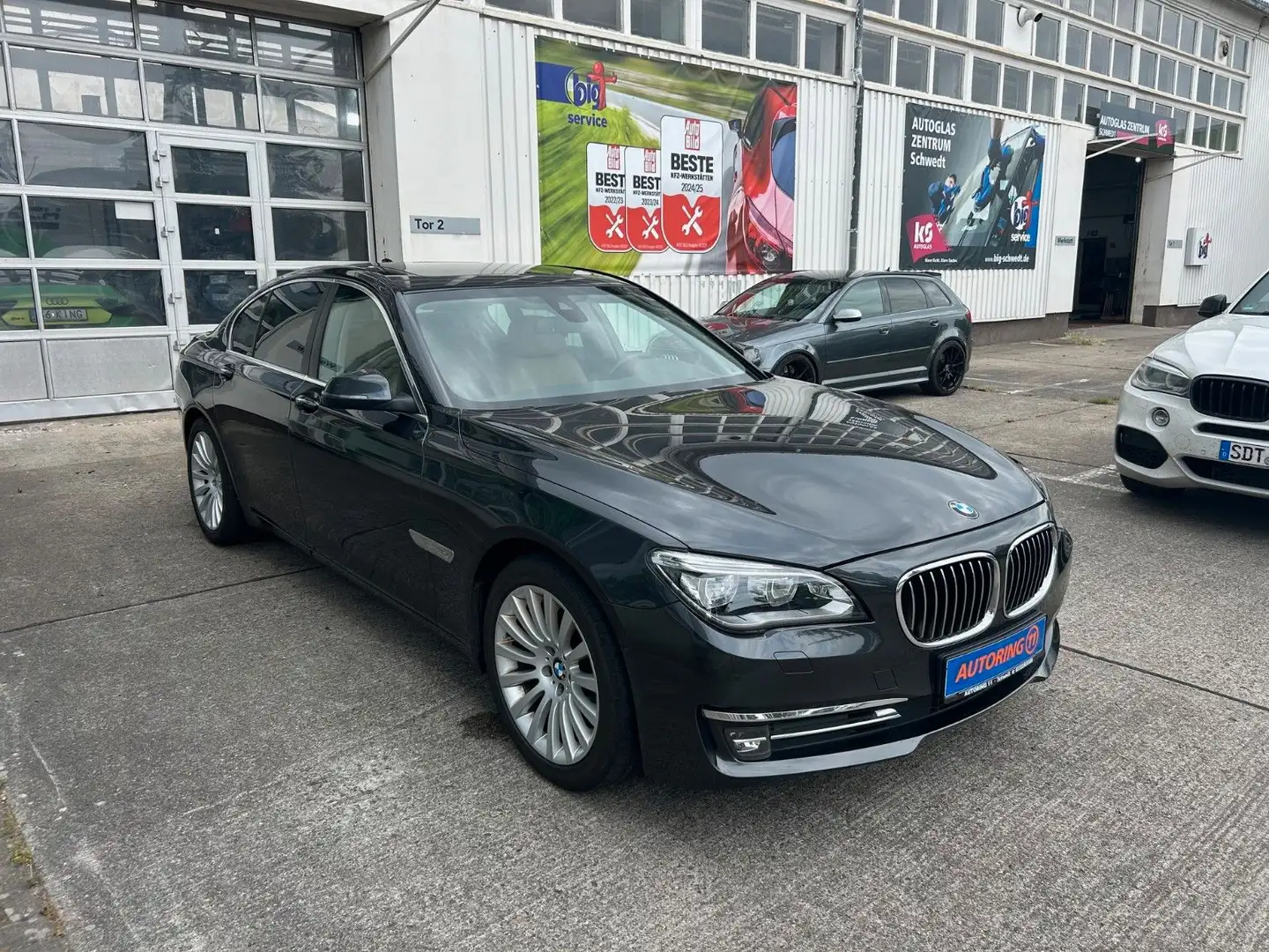 BMW 730 d LED*SCHIEBEDACH*ACC*HEADUP*STANDHEIZ*KAMERA Grau - 2